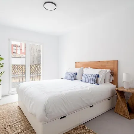 Three Floor House With Terrace Ferienhaus *